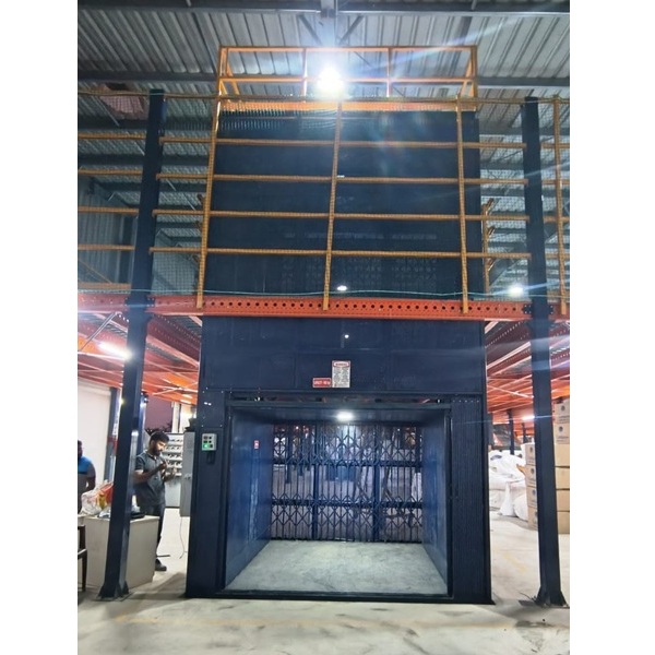 single-mast-goods-lift